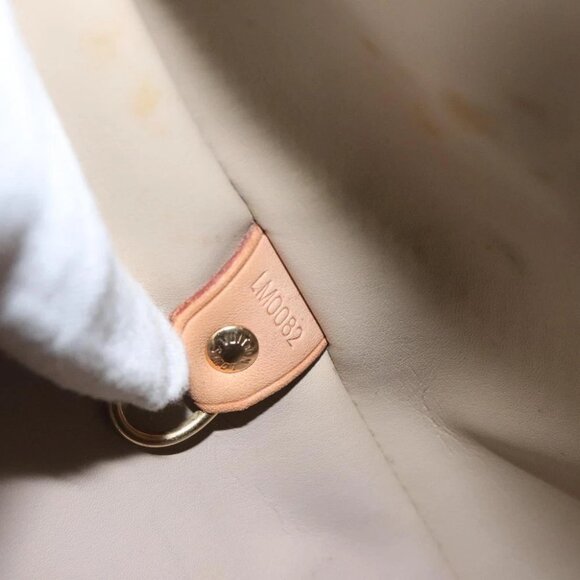 LOUIS VUITTON Monogram Vernis Houston Hand Bag Beige - Picture 14 of 15